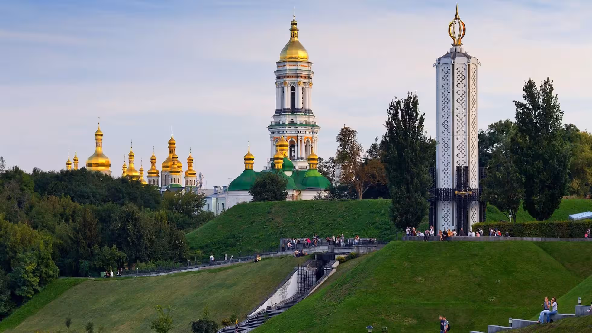 RR-当上海的孩子独自隔离，乌克兰的孩童早已背上行囊流亡异国他乡